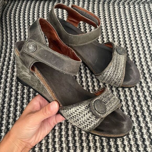 Taos Festival grey wedge sandal heel women’s shoe size 8-8.5 (39) - Picture 1 of 8